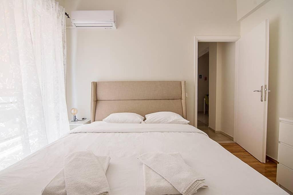 Cozy Flat With 1 Bedroom Next To Metro Station Athens Exterior photo